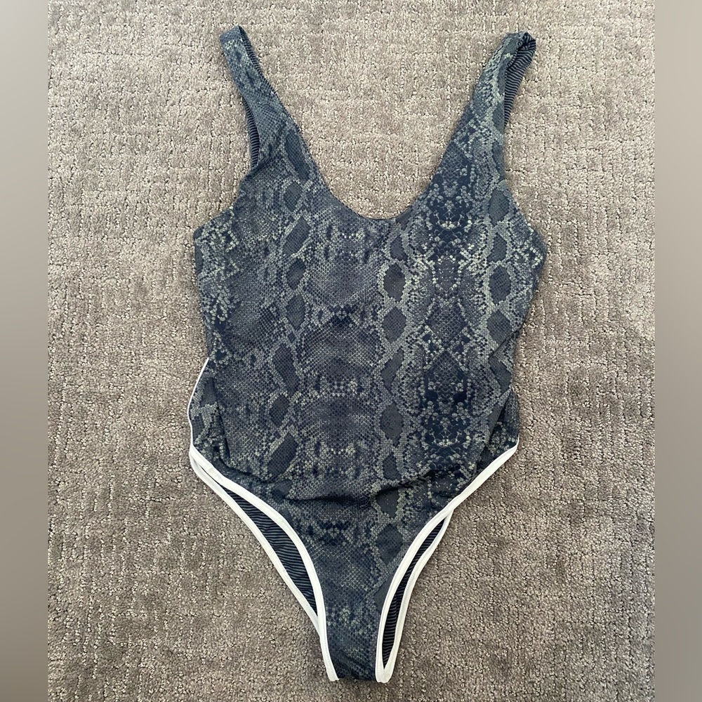 ACACIA one piece